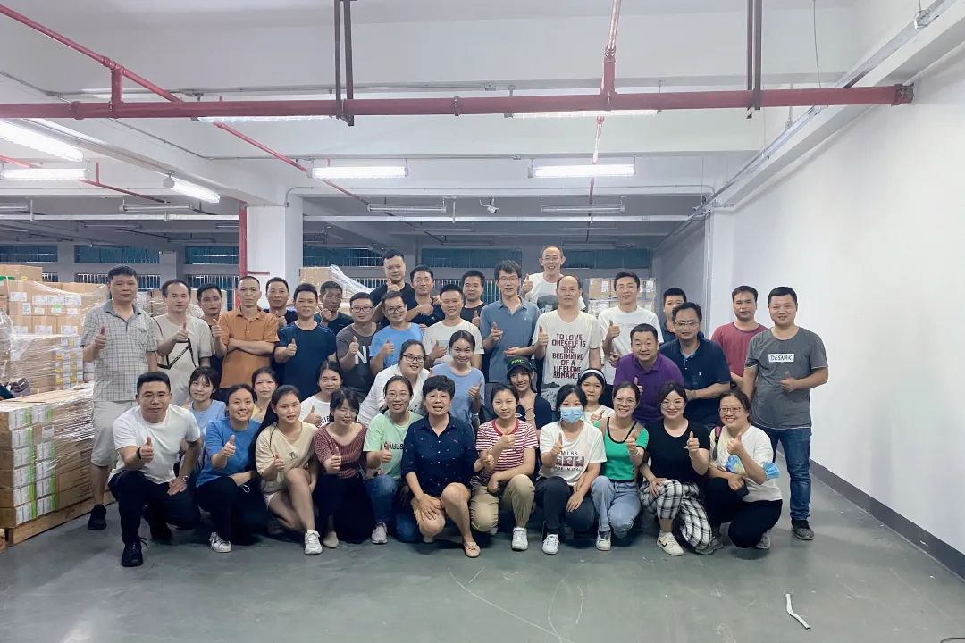 同心聚力 戰(zhàn)高溫酷暑,英唐智控圓滿(mǎn)完成深圳倉(cāng)搬遷工作